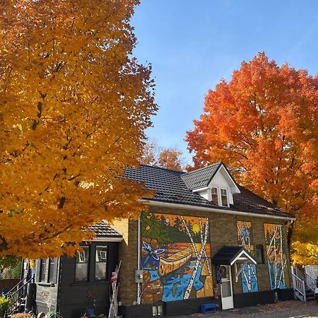 Blue Spruce Bed And Breakfast Muskoka Грейвънхърст Екстериор снимка