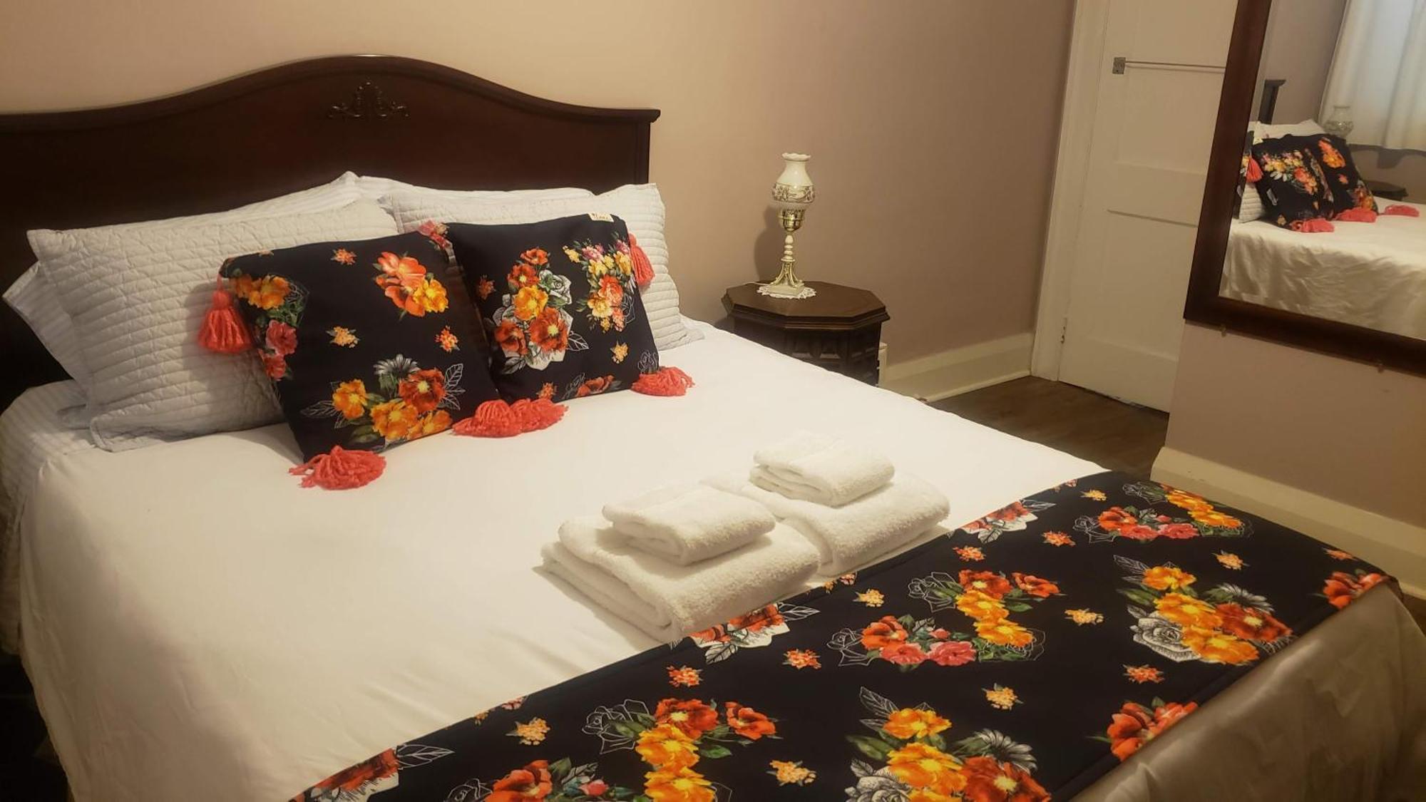 Blue Spruce Bed And Breakfast Muskoka Грейвънхърст Екстериор снимка